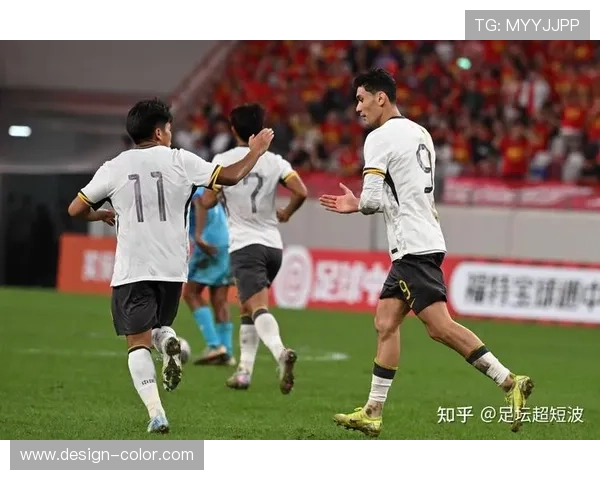 中国U23四分领跑平泰国出线