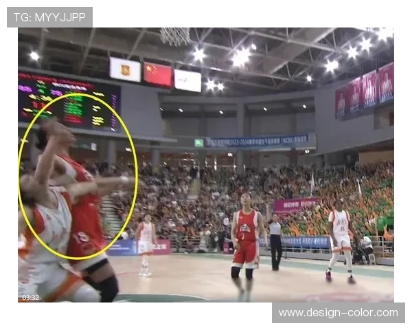 肘击见血处罚引发舆论热议